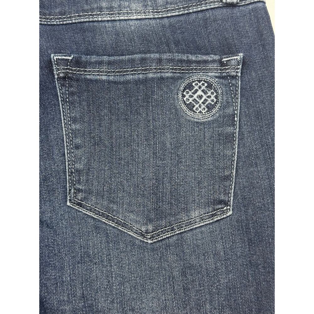 Laurie Felt Women's Daisy Denim Frayed Hem Flare Blue Jeans - Size 6 (28x33) - Picture 3 of 8